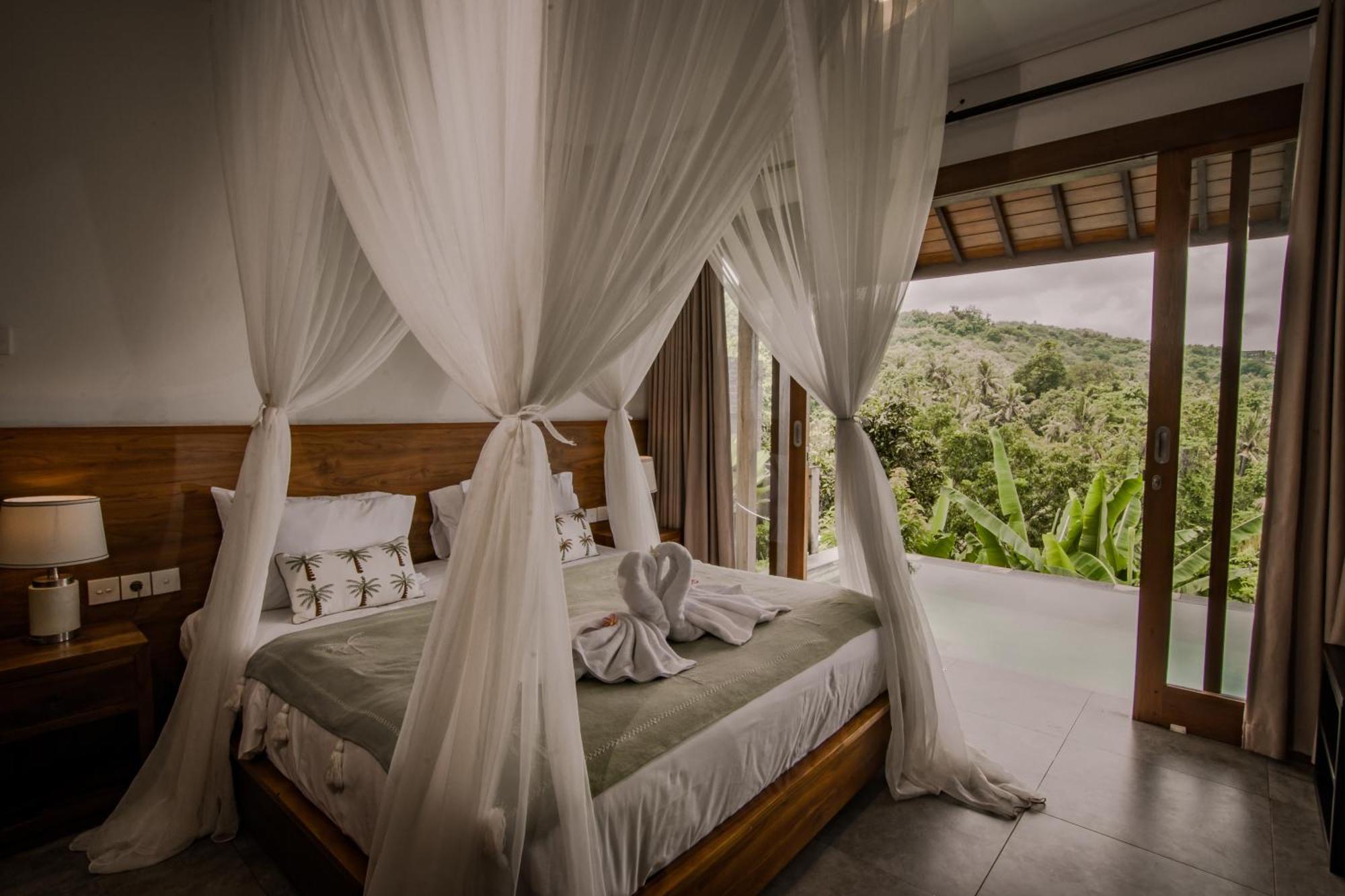 Abinawa Hill Bed & Breakfast Lovina  Exterior photo