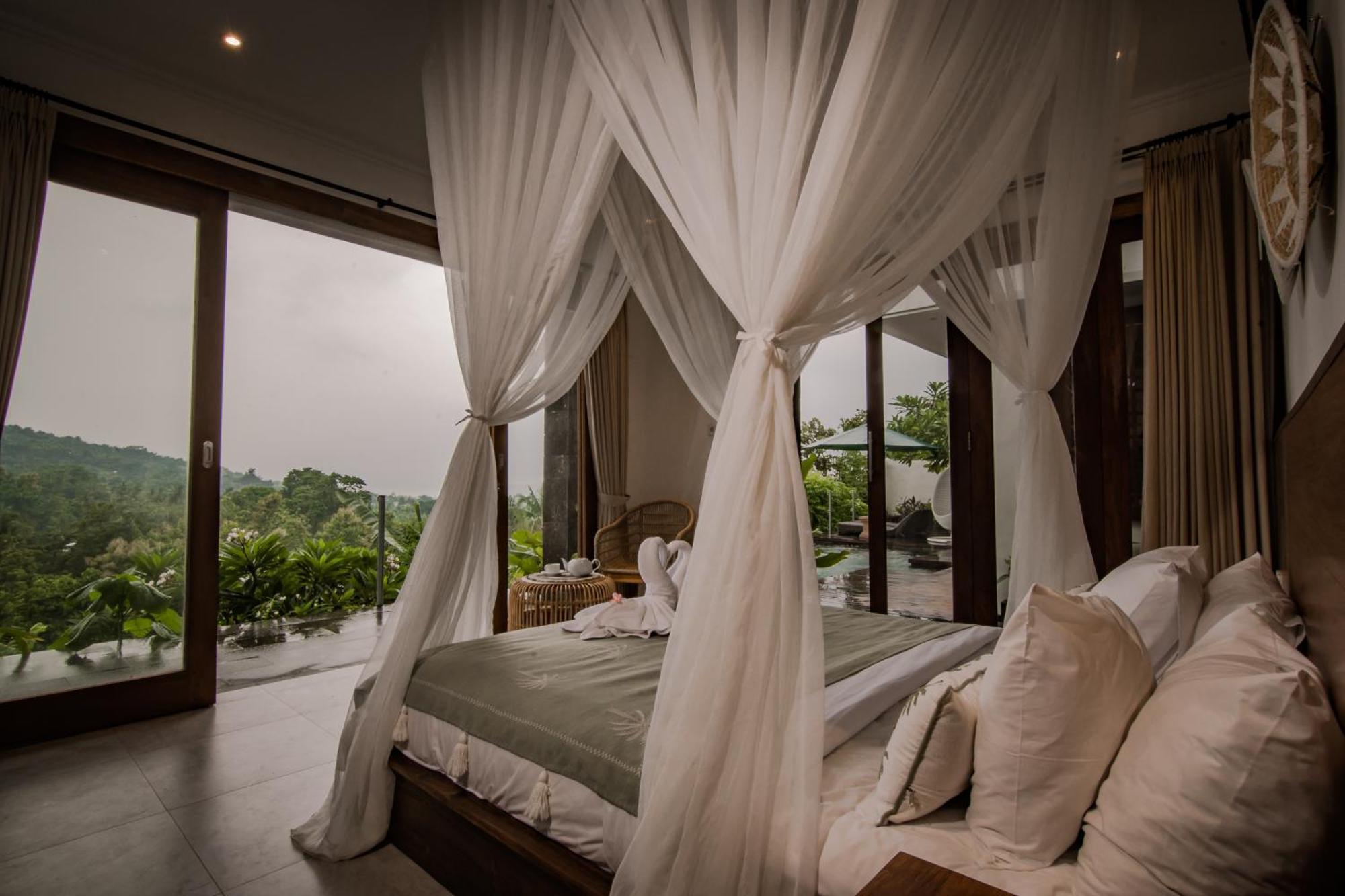 Abinawa Hill Bed & Breakfast Lovina  Exterior photo